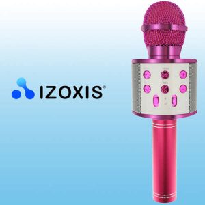 Elegantno oblikovan roza karaoke mikrofon z logotipom Izoxis, idealen za otroške pevske avanture.